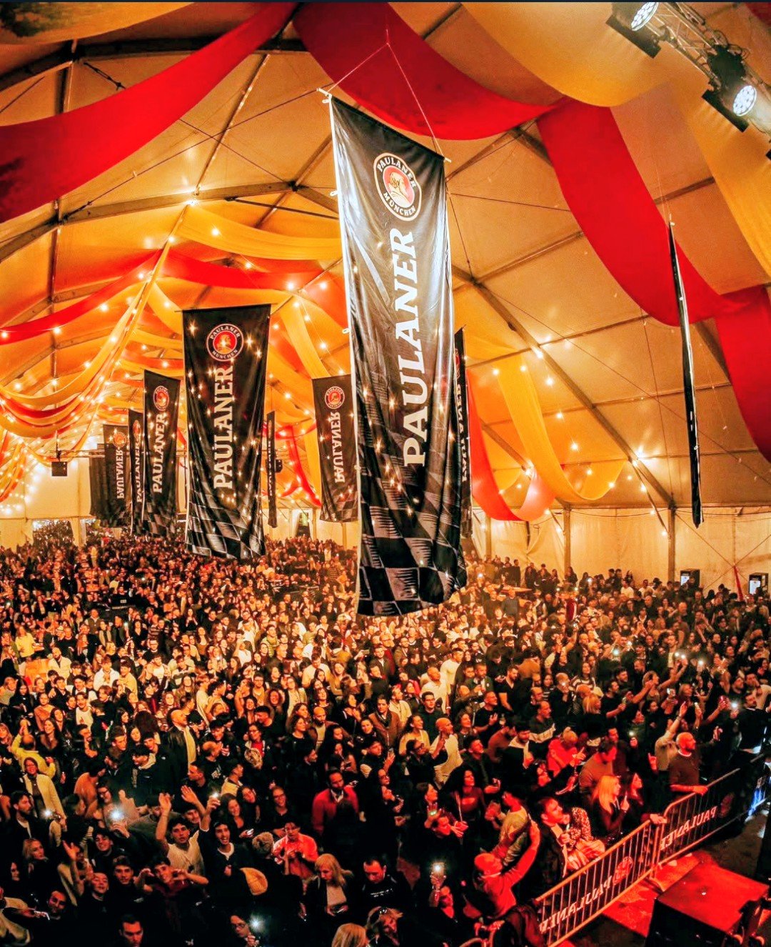 Feststimmung beim Oktoberfest Ferrara